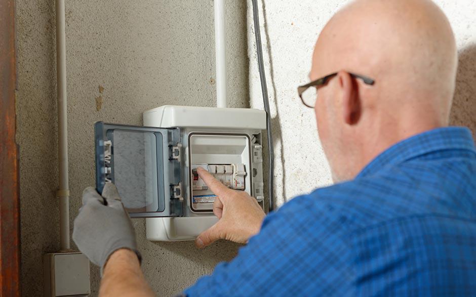 un électricien Saint-Maurice